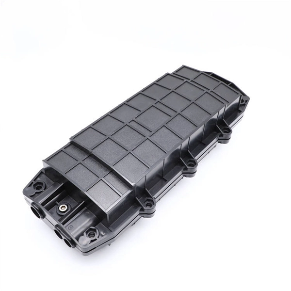 What is the maximum capacity of a fiber optic distribution box 